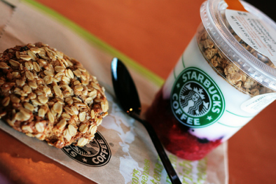 Starbucks thu hồi bánh sữa chua gây dị ứng