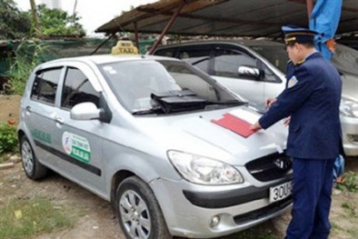 Du khách hoảng hồn taxi 'giá chát', 'cơm chục triệu'