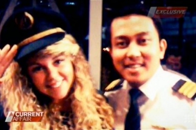 Phi công lái máy bay Malaysia mất tích từng hút thuốc, mời gái trẻ vào buồng lái