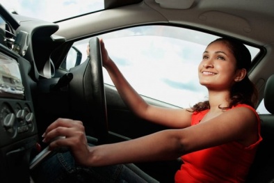 Những lưu ý cho phái nữ khi lái ôtô