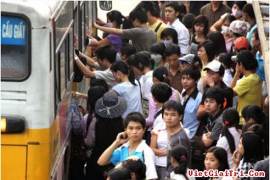 Hà Nội: Tăng vé xe bus không phải để tăng lương