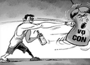 Chuyên gia phân tích tâm lý bố đánh con đẻ tới hôn mê