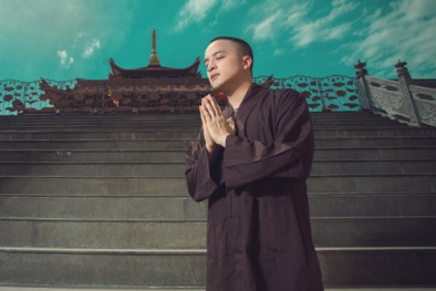 Cao Thái Sơn chính thức xuống tóc đi tu