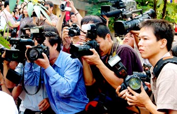 Điều tra tiêu cực: Nhà báo nhập vai có phải là tội?