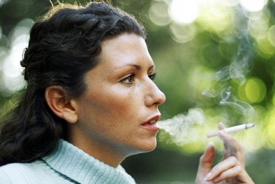 Thói quen khiến gái trẻ chóng già