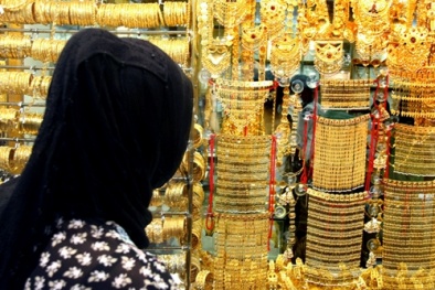 Giá vàng giảm 100 USD trong 10 ngày