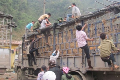 Hệ lụy buồn vì dưa hấu ứ đọng ở cửa khẩu Lạng Sơn