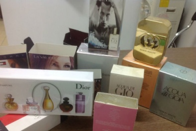 Nhập nhèm nước hoa xách tay