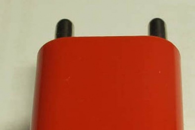 Sạc Iphone 5S gây giật điện bị thu hồi