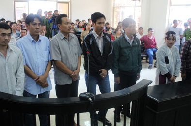 Vụ 5 công an đánh chết người: Lọt người, lọt tội?