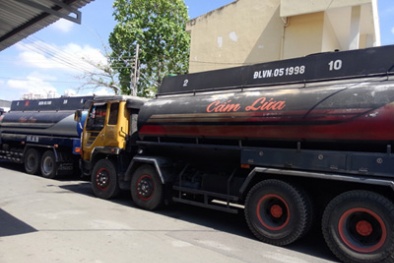 Phát hiện nhiều xe bồn chở dầu pha nước