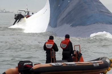 Hé lộ nguyên nhân vụ chìm phà gây chấn động Hàn Quốc