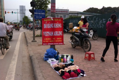 Hàng Vietnam Airline giá 'bèo' tràn lan ngoài... vỉa hè