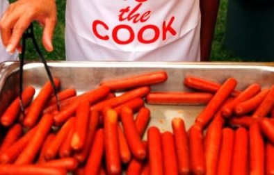 Xúc xích bị thu hồi do sai nhãn