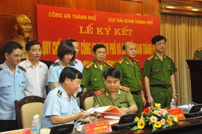 Công an Thành phố phối hợp Cục Hải quan Hà Nội tuyên chiến buôn lậu