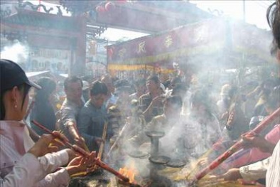 Khói nhang Trung Quốc gây ung thư phổi