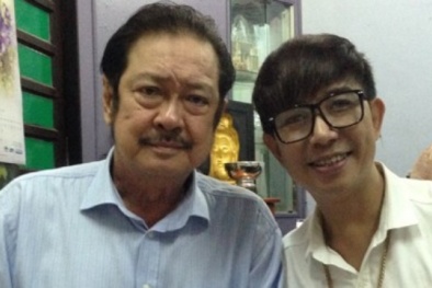 NSƯT Chánh Tín đi bán rau nuôi vợ