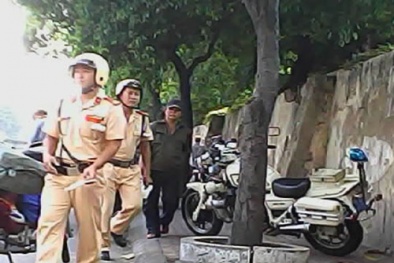 Cướp súng nã đạn vào cảnh sát giao thông