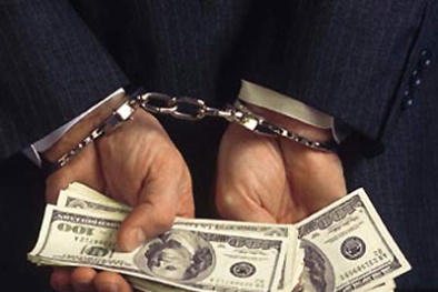 Nhân viên ngân hàng đi lừa đảo, lĩnh 18 năm tù