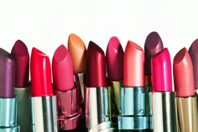 Phát hiện lượng thủy ngân, crom cao ở kem làm trắng da và son môi 