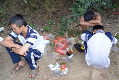 'Hít keo chó'  trò chơi ảo giác chết người
