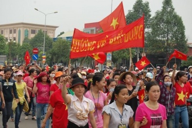 Gây rối ở Bình Dương: Lộ mặt những kẻ phá đám