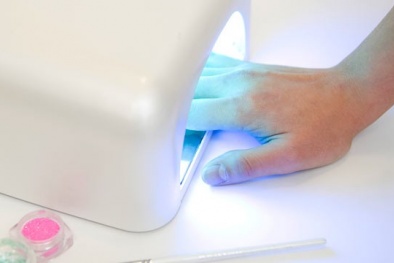 Máy sấy móng tay có thể gây ung thư da