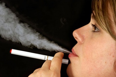 Thuốc lá điện tử có thể giúp bỏ thuốc hay không?