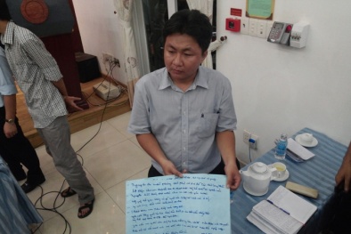 Người phụ nữ tự thiêu trước cổng dinh độc lập viết gì trên giấy trắng?