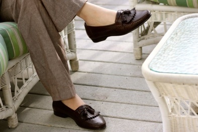 Mẹo đơn giản khử mùi hôi giày trong ngày hè