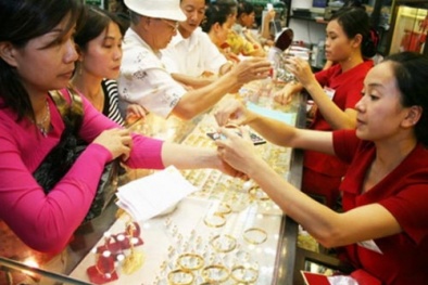 Giá vàng hôm nay: nên mua hay nên bán?