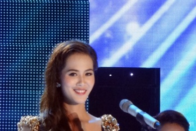 Thí sinh Hoa hậu Đại Dương lúng túng thi ứng xử