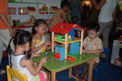 Đồ chơi trẻ em ngày Quốc tế thiếu nhi 1/6: Hàng Trung Quốc bị 'tẩy chay'