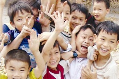 Gần 5 triệu trẻ em nước Anh đối mặt nghèo đói 