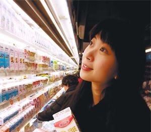 Sữa chua Trung Quốc bị nghi chứa chất độc hại