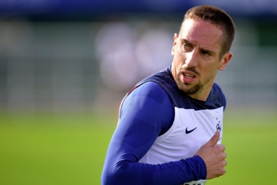 Cập nhật World cup 2014: Pháp loại Fracnk Ribery, Uruguay tin Suarez