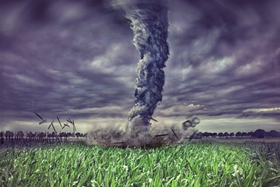 Obama chứng kiến sự tàn phá kinh hoàng của vòi rồng