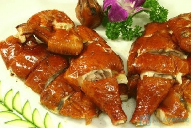 Lấy mẫu kiểm nghiệm gà, vịt quay bằng “công nghệ ướp vàng”