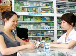 Lạm dụng thuốc nhỏ mắt gây biến chứng mù mắt