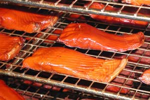 Thu hồi thịt cá hồi hun khói do nhiễm khuẩn