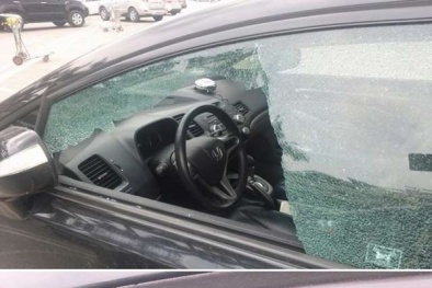 Dùng súng bắn xe ô tô trên đường cao tốc: Đâu là sự thật?