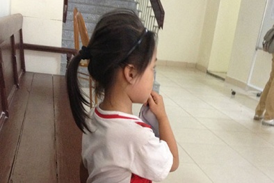 Ngóng cha nơi pháp đình!