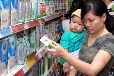 Giá sữa thế giới tăng và nghi vấn Trung Quốc đầu cơ sữa bột
