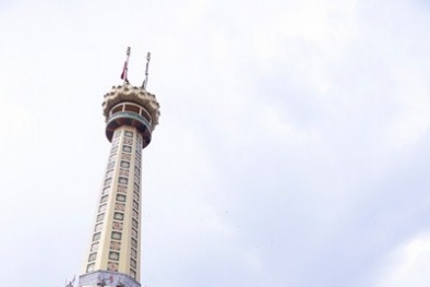 Nhà thiết kế thời trang Việt Nam: Rét run ngâm mình trong tuyết lạnh