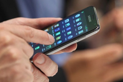 Mất tiền tỷ vì tải sex miến phí: Nhà mạng vô can?