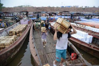 Nếu Trung Quốc tạm đóng cửa khẩu: Ai thiệt nhiều hơn?