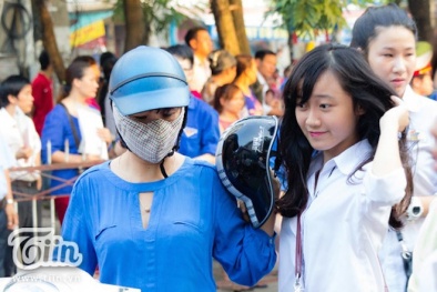 Hình ảnh đáng nhớ của sĩ tử trong buổi thi đầu tiên của đợt 2