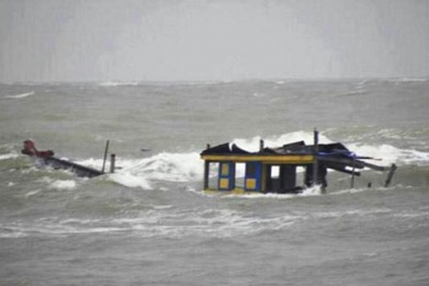 Vụ chìm tàu ở Bình Thuận: 13 ngư dân đã được cứu thoát