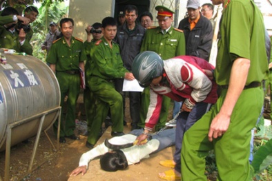 Dùng búa, mỏ lết đánh chết mẹ và bà ngoại