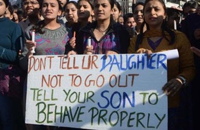 Trưởng thôn ra lệnh cưỡng hiếp bé 10 tuổi trước mặt cha mẹ